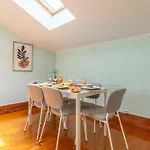 Host Wise - Classy Amazing Flats