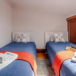 Host Wise - Classy Amazing Flats