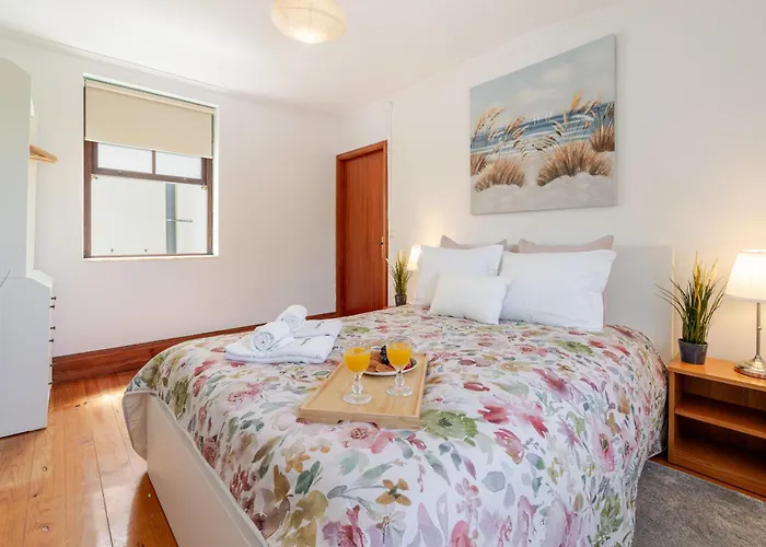 Host Wise - Classy Amazing Flats *